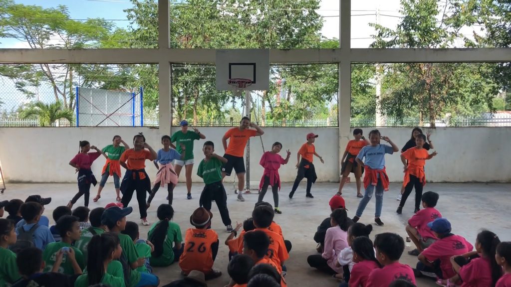 people dancing